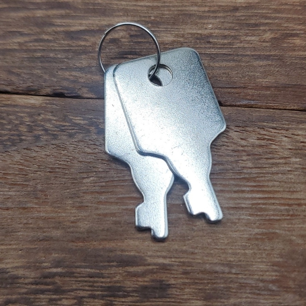 Double‎ key pendant